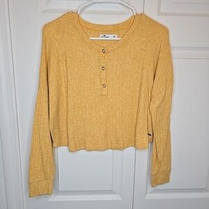 Hollister Yellow Cropped Henley Long Sleeve Medium Solid Oversized‎ Loose